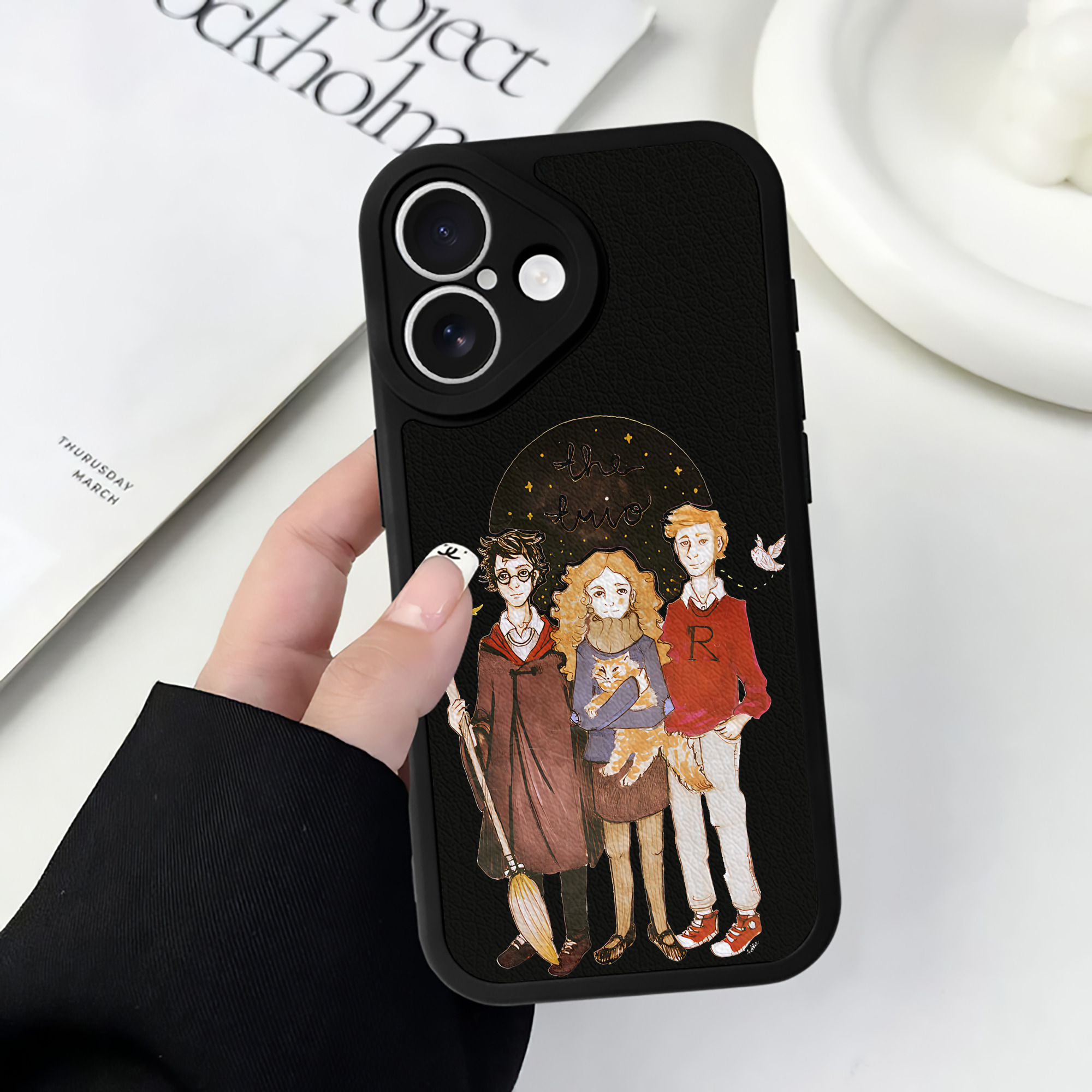 （画像用） Harry Potter ハリー・ポッターシリーズ 【iPhone 16シリーズ対応】シリコンスマホケース（レザー調） 材質：シリコン
